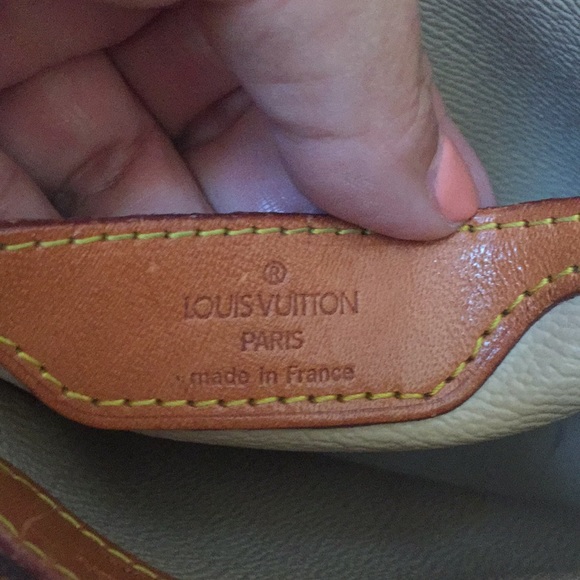 Louis Vuitton PM bucket tote authentic - Picture 4 of 7